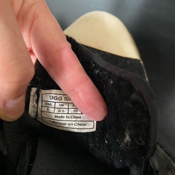 UGG BLACK SEQUINED SNEAKERS FUR INSIDE 7 - Picture 4 of 4